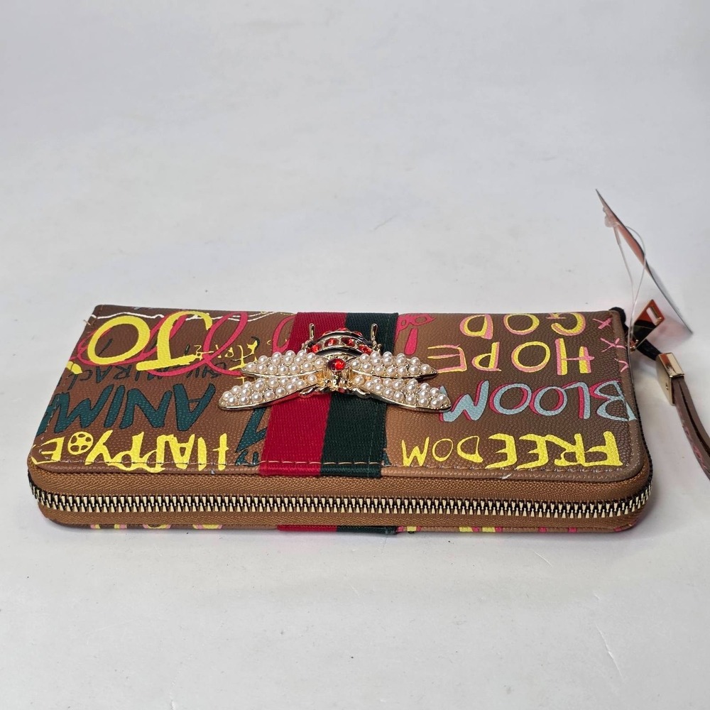 Alba Wallet Closeout Chunma Graffiti Design Vegan Leather Zipper Wristlet - Picture 8 of 9